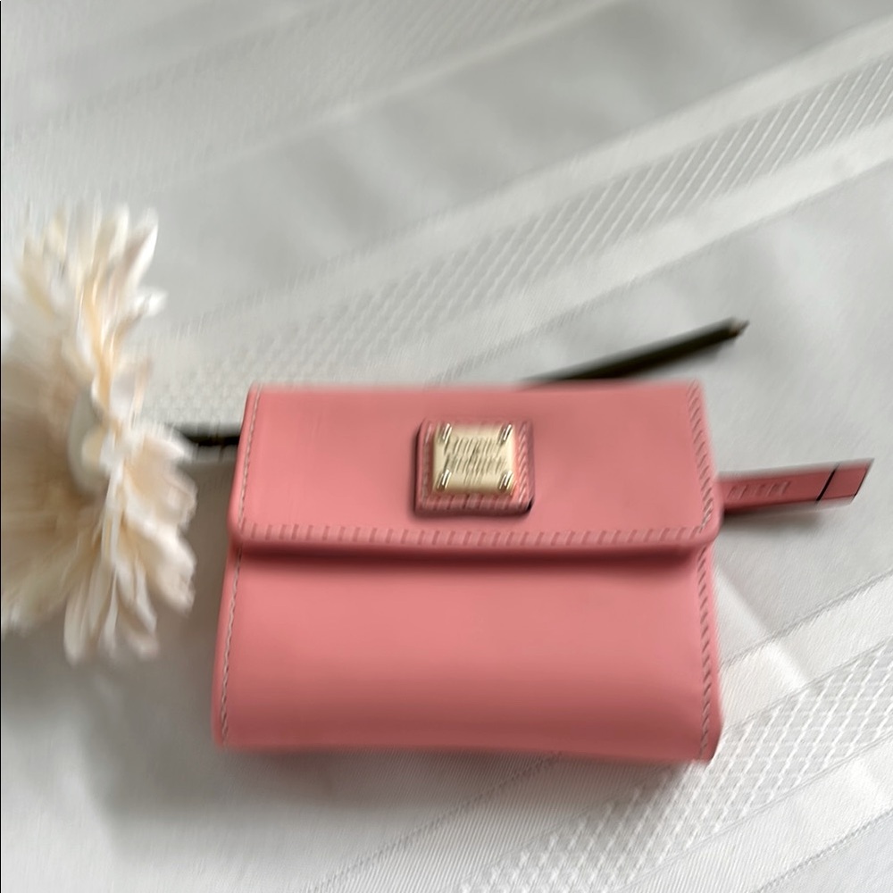 New Dooney and Bourke Light Pink Leather Women's Wallet